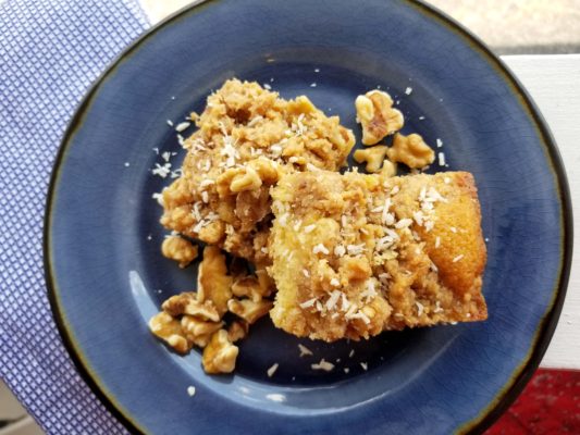 17c一起草cad网站 Coconut Walnut Crumb Cake