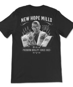 T-Shirt Back; black with white "百度影音电影网" and "Premium Quality Since 1823" text with an image of Leland Weed holding bags pancake mix